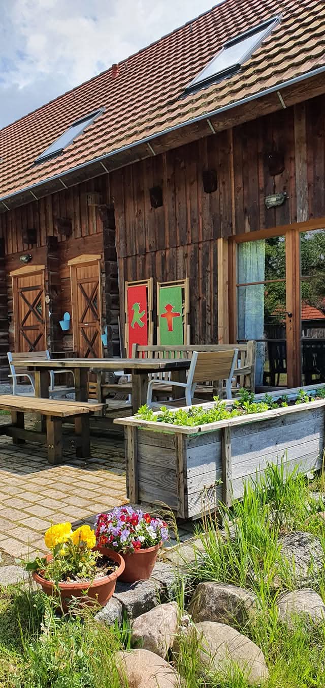 Blick Terrasse- Hofseite FB_IMG_1774613871554.jpg