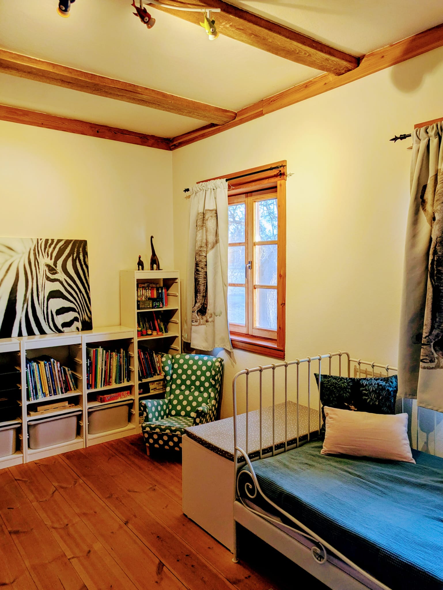 Kinderzimmer 2 in der unteren Etage mit großem Einzelbett- liebevoll eingerichtet IMG-20260308-WA0042.jpg