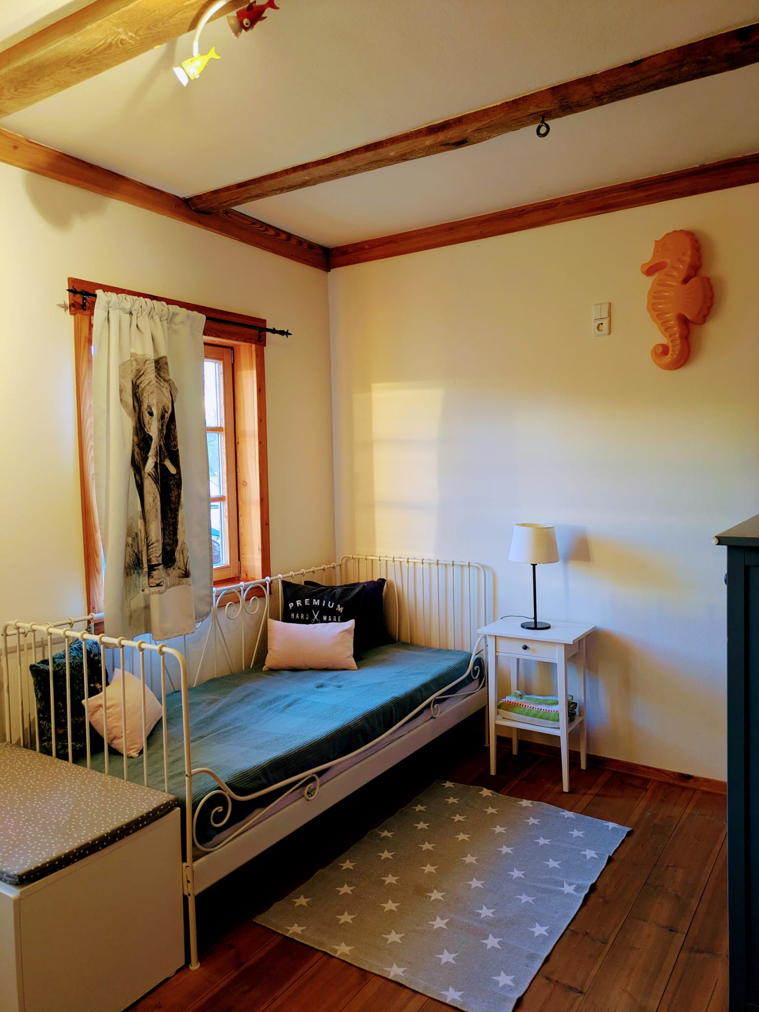 Kinderzimmer 2 in der unteren Etage mit großem Einzelbett- liebevoll eingerichtet IMG-20260308-WA0043.jpg